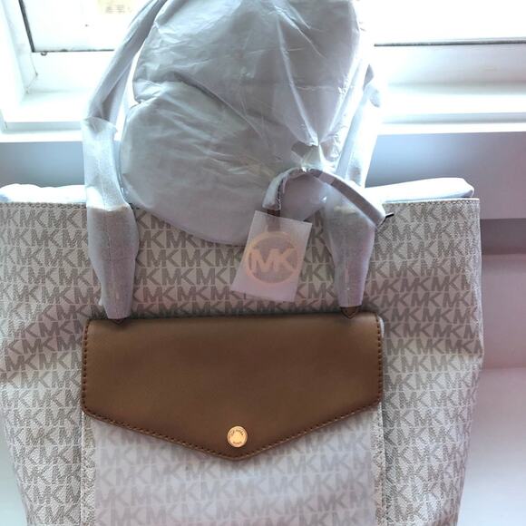 New michael kors jet set vanilla acorn signature large pocket tote bag purse